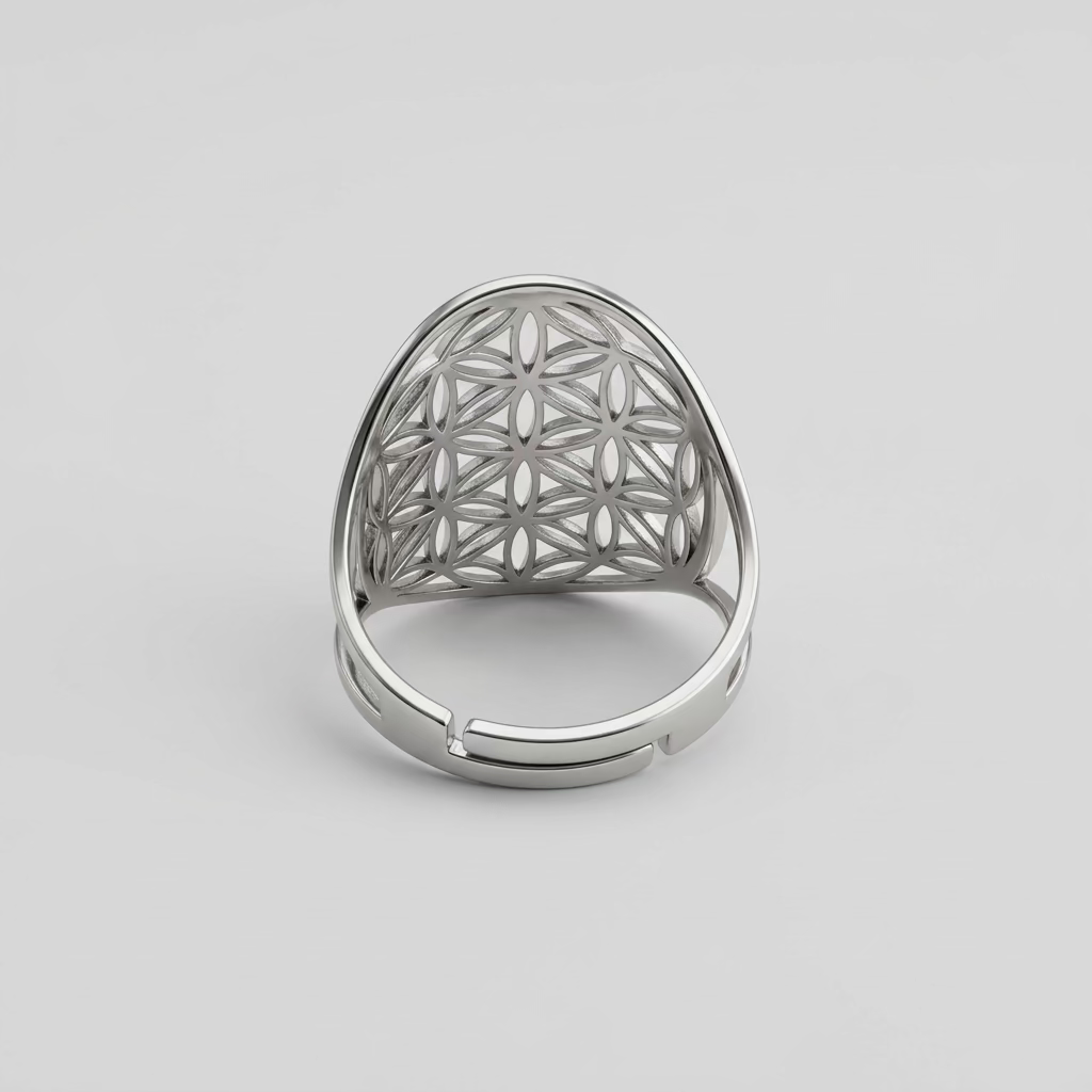 Zilverkleurige RVS ring met opengewerkt Flower of Life patroon, achterkant