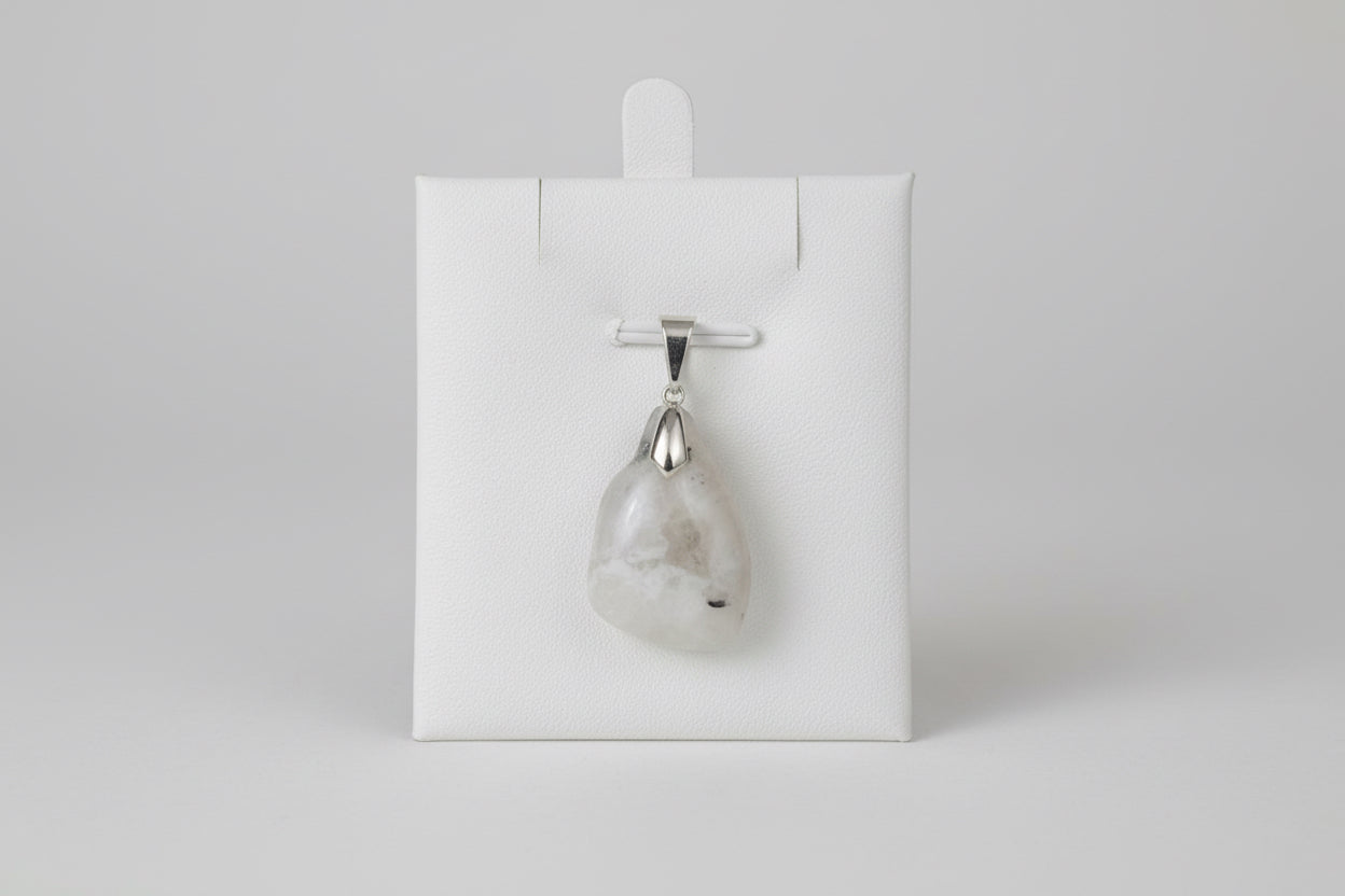 Witte maansteen hanger met parelmoer glans