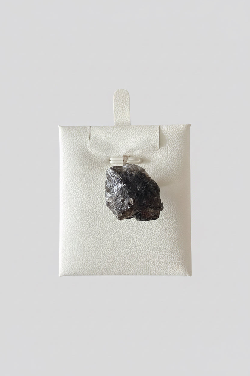 Ruwe rookkwarts hanger met rookgrijze kleur
