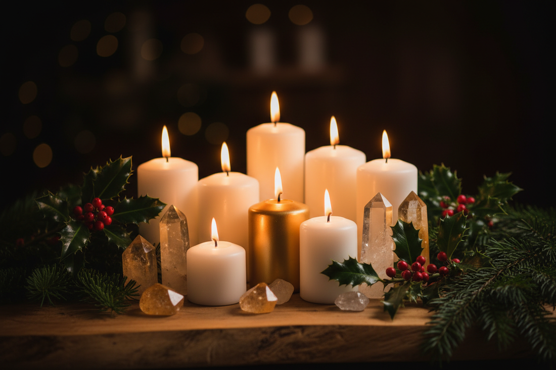 Yule winterterzonnewende ritueel altaar met gouden kaarsen, bergkristal en citrien, hulst en altijdgroene takken op een houten ondergrond