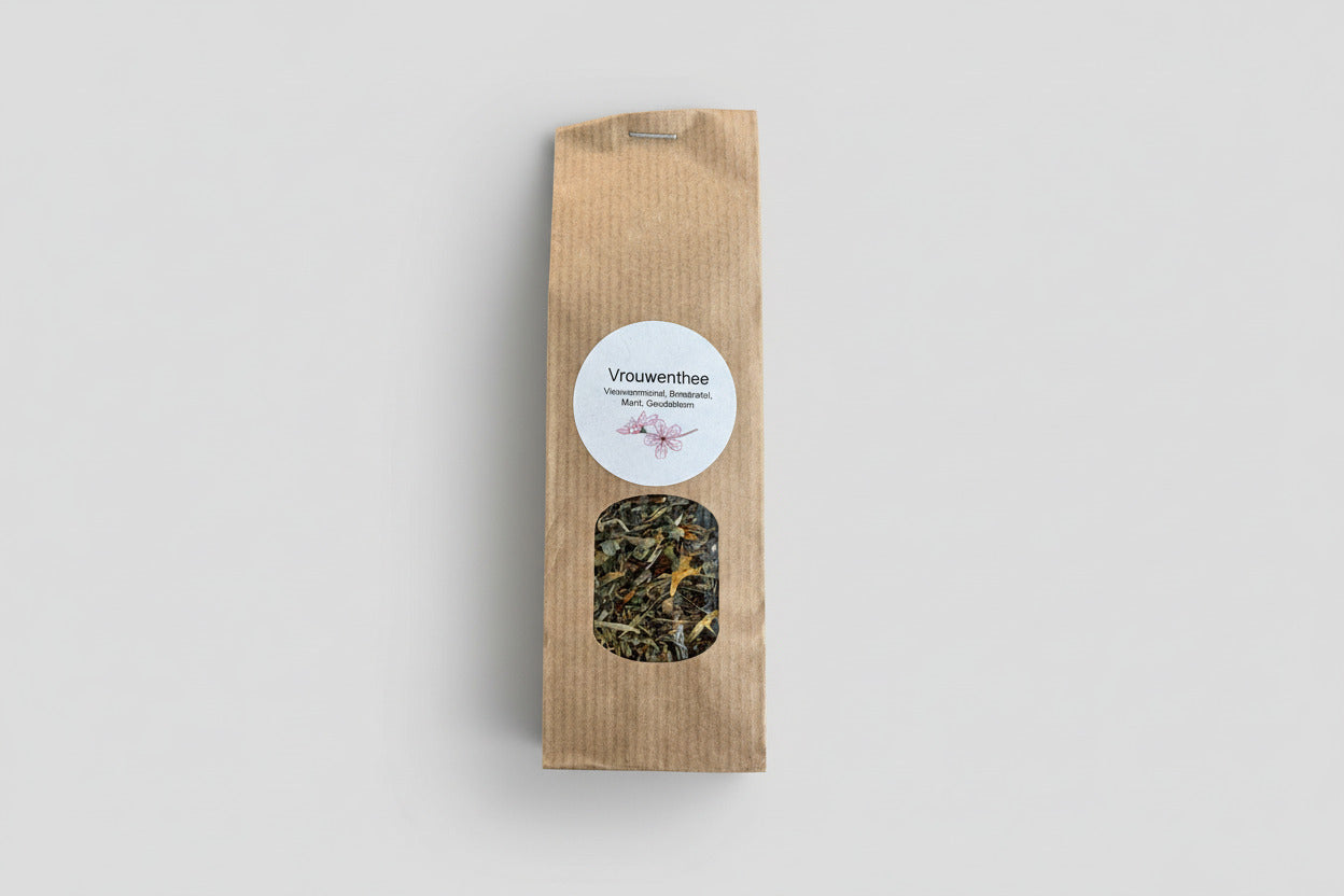 Vrouwenthee met vrouwenmantel, brandnetel, calendula en munt 