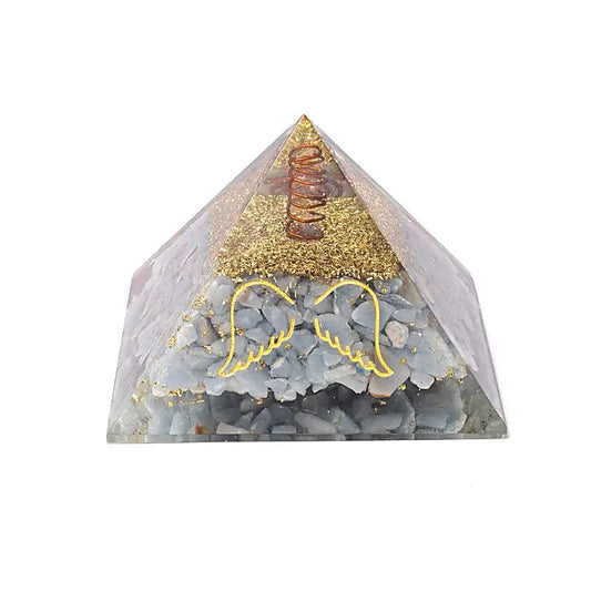 Orgonite piramide met angeliet en engelenvleugels