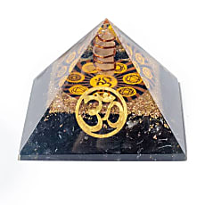 Orgonite piramide met zwarte toermalijn en ohm