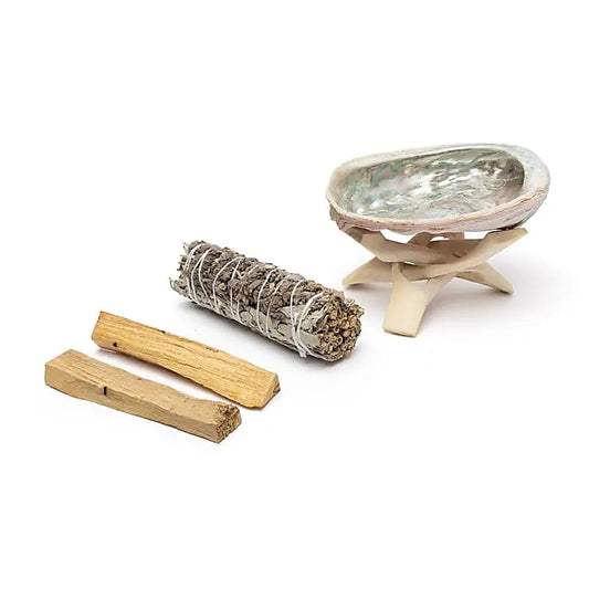 Complete smudge set met witte salie, Palo Santo, abalone schelp en houten driepoot