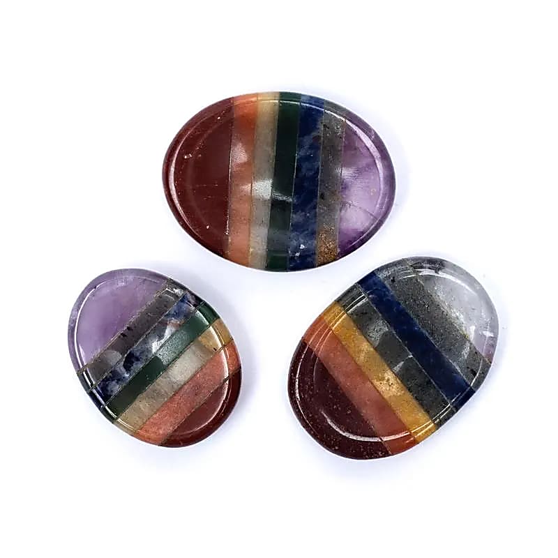 Chakra duimsteen worry stone met regenboogkleuren