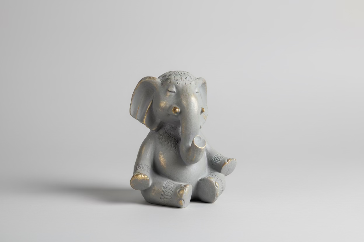 handgemaakt keramiek/resin olifant beeldje van 13 cm hoog met gouden accenten zou ik