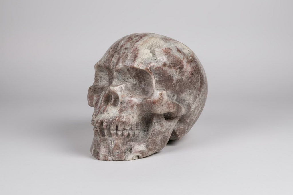 Grote chalcedoon schedel van 3,9 kg als statement piece