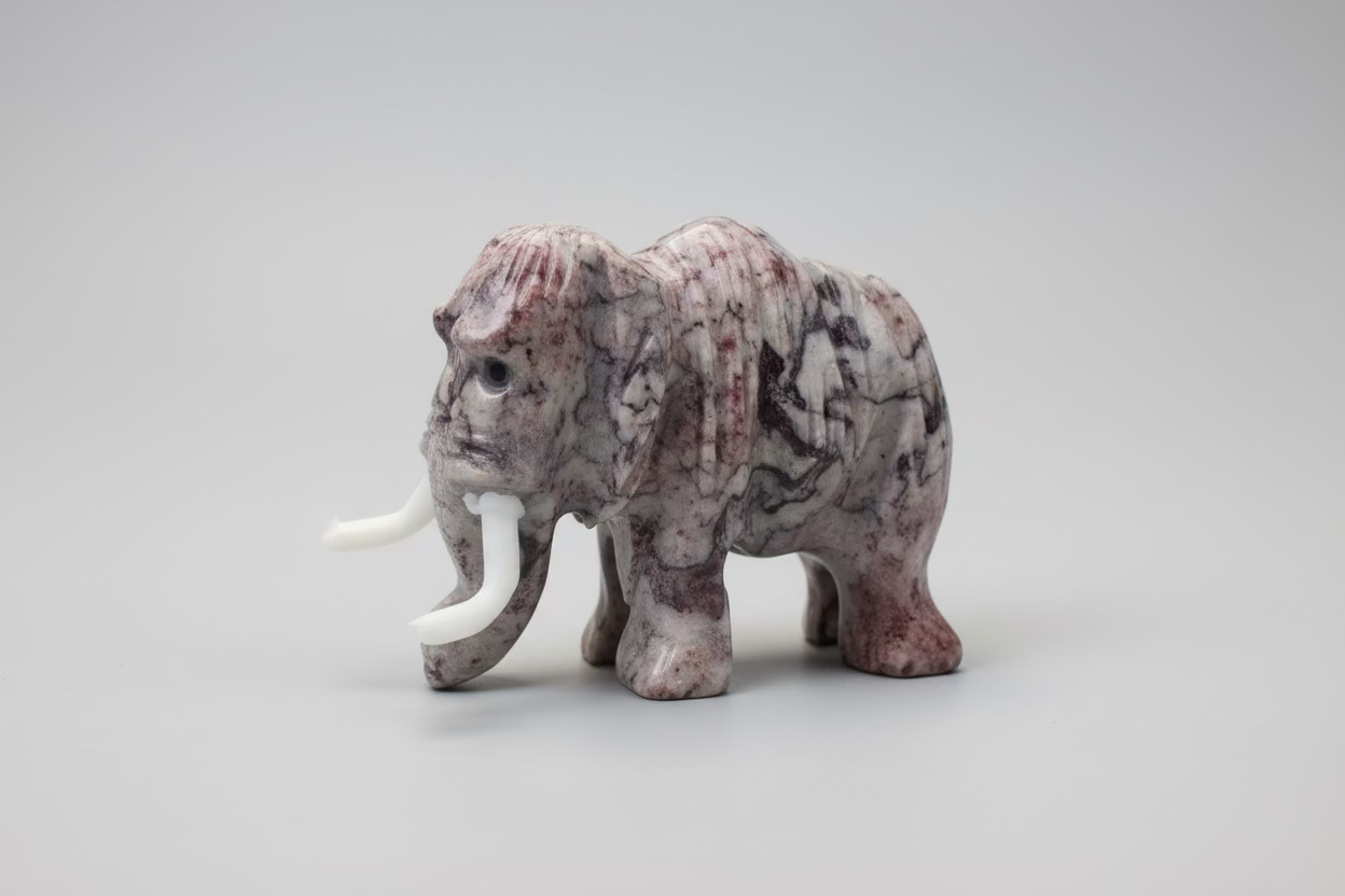 Spekstenen mammoet-olifant beeldje van 76 gram