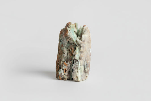 Groen-bruine smithsoniet sculptuur van 206g met zachte vorm