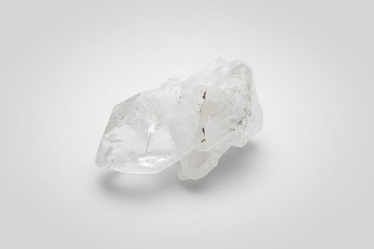 Ruw bergkristal stuk van 190g met heldere kristalvlakken