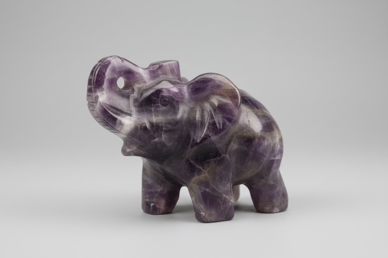 Paarse amethist olifant beeldje van 202 gram