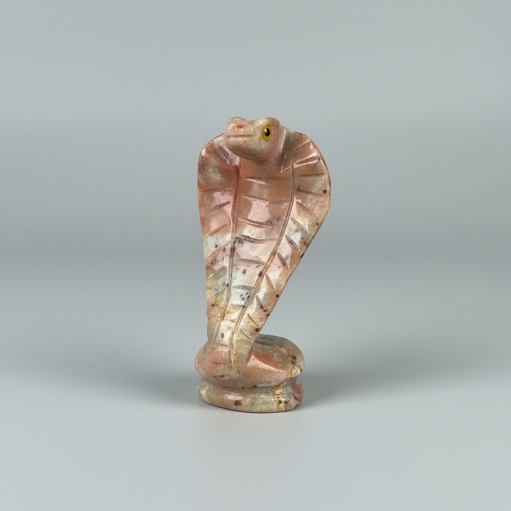 Speksteen slang 5 gram handgesneden miniatuur, 6 cm hoog, natuurlijk speksteen met gladde afwerking