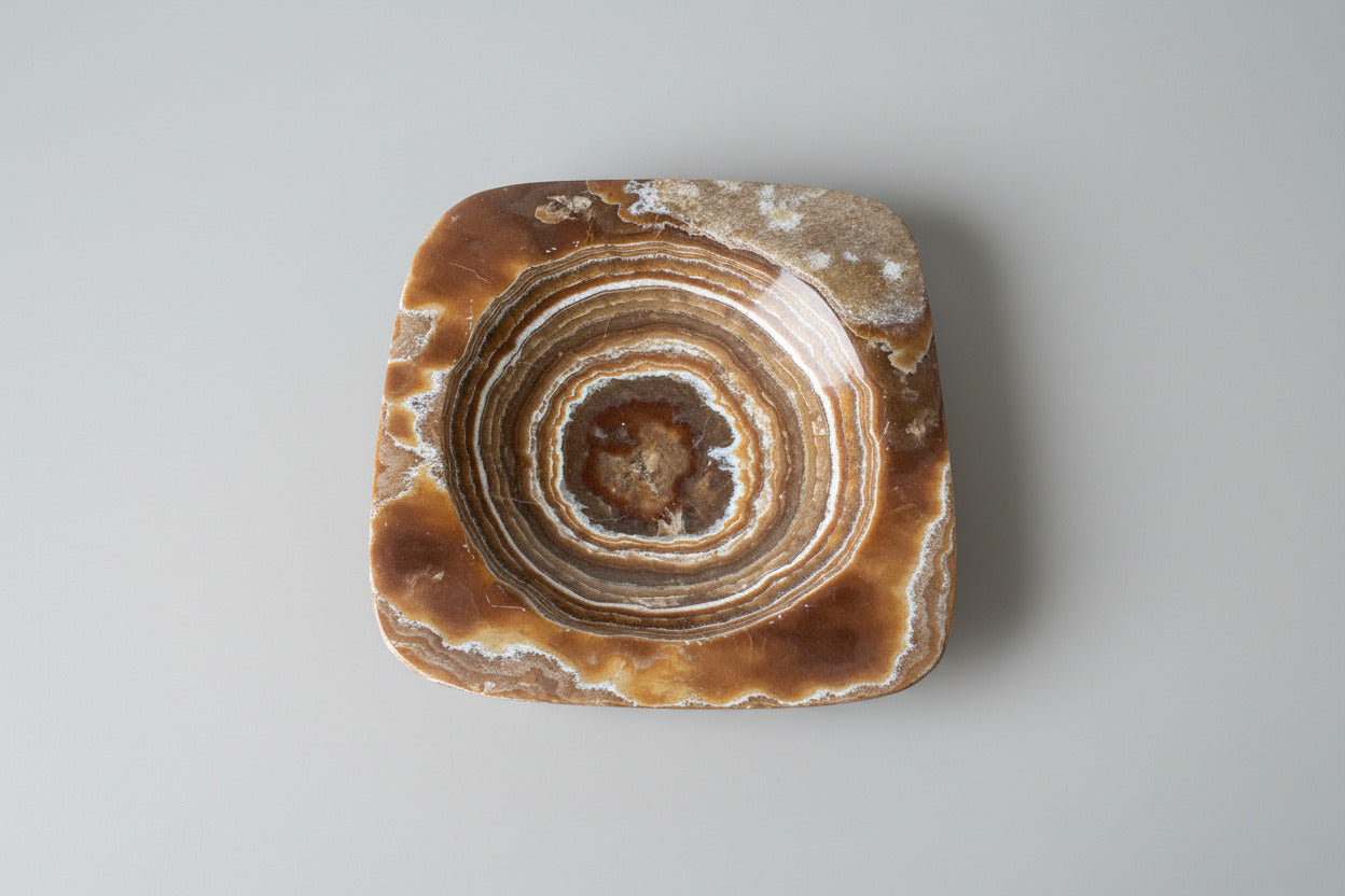 Aragoniet schaaltje 588 gram - natuurlijk kristallen bakje met warme aardtinten voor opslag van sieraden en kleine schatten