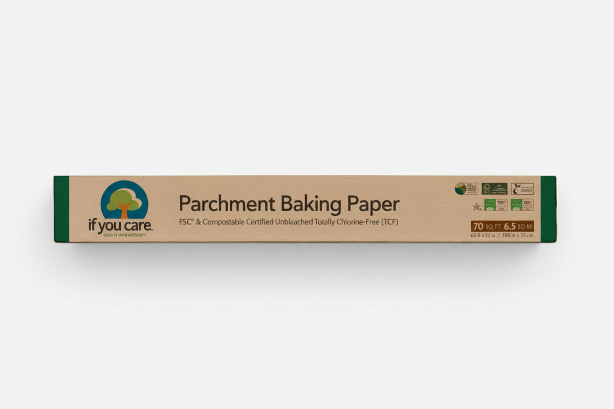 If You Care ongebleekt bakpapier rol 19,8 m lang, natuurlijk opgerold op houten tafel