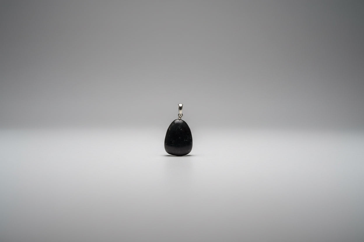 Shungiet edelsteenhanger