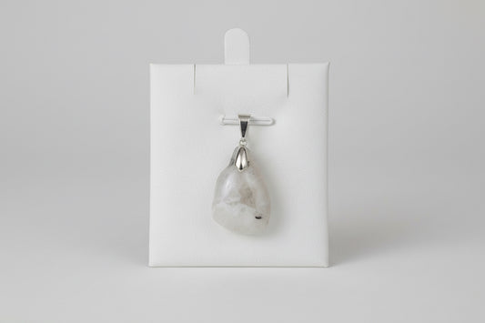 Witte maansteen hanger met parelmoer glans