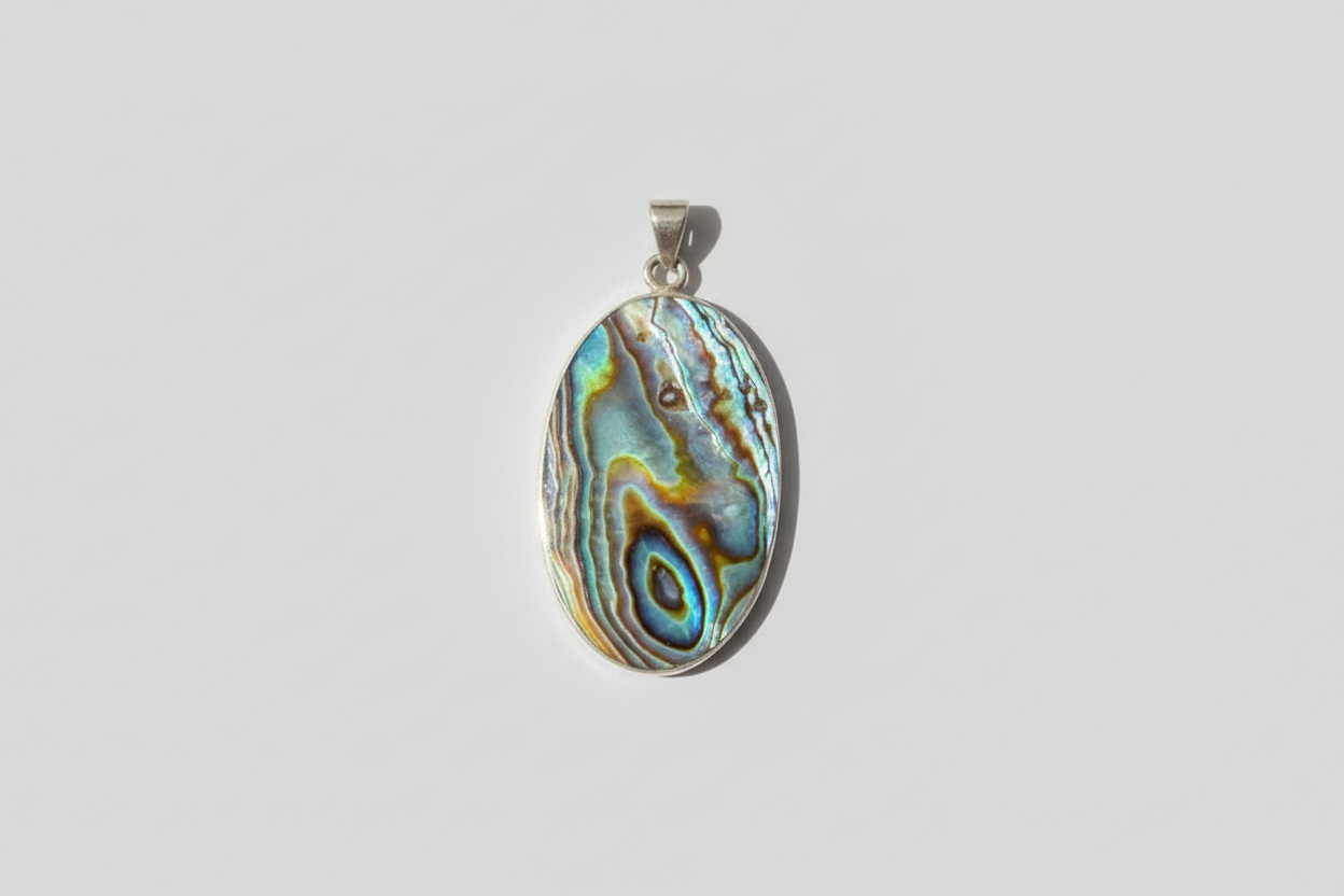 Abalone hanger in 925 zilver met iriserende schelp