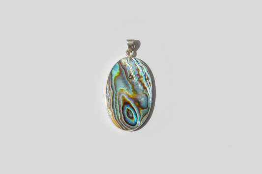 Abalone hanger in 925 zilver met iriserende schelp
