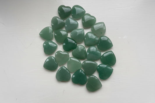 Groene aventurijn hartjes met glinsterende mica