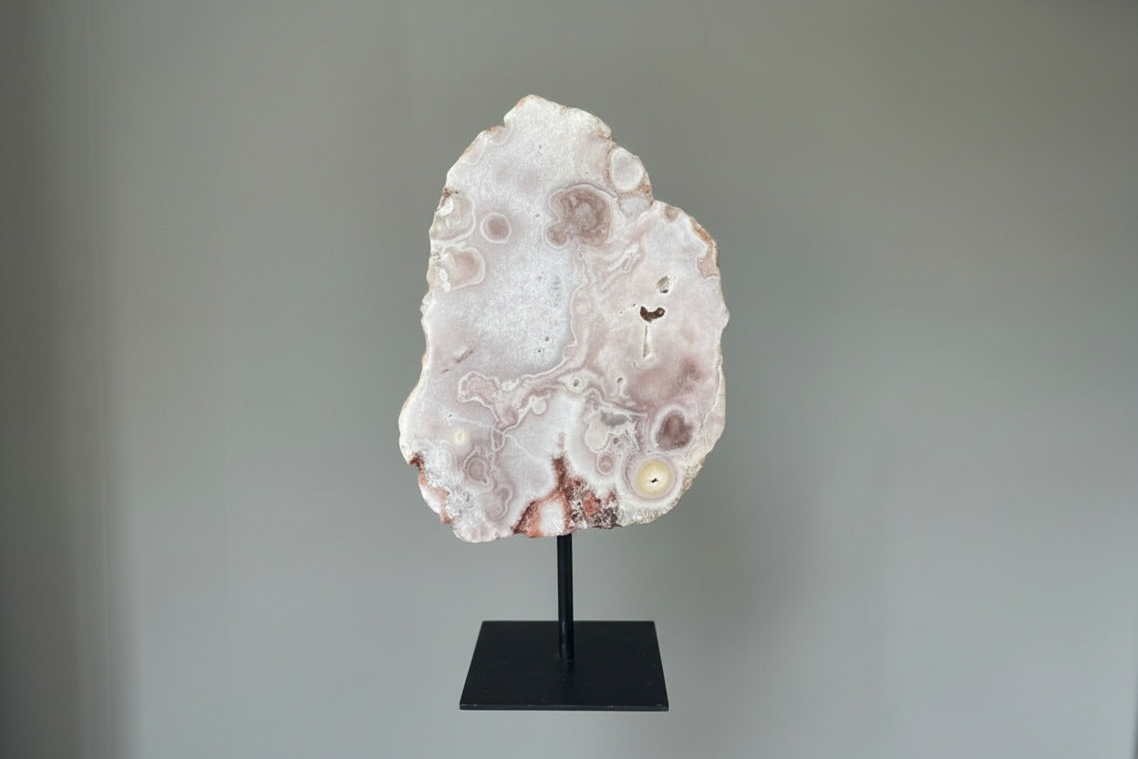Roze chalcedoon met kwarts stuk