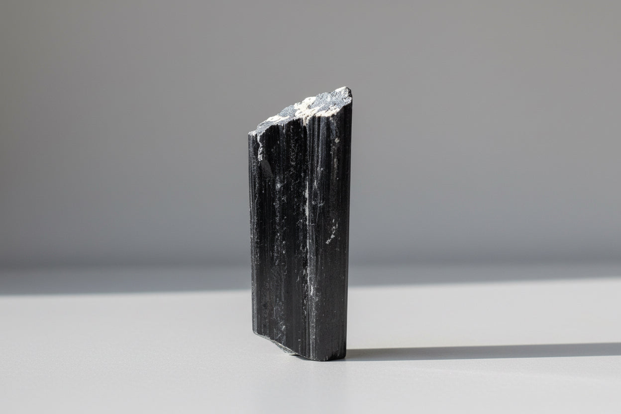 Zwarte toermalijn ruw