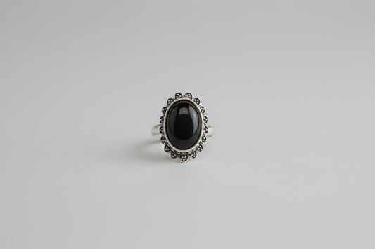 Zwarte toermalijn ring met matte zwarte steen
