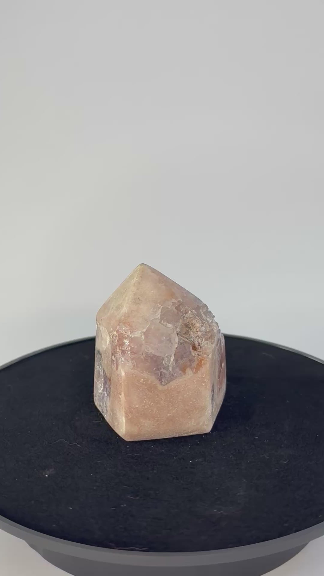 Natuurlijke roze amethist volledig 360 graden gedraaid